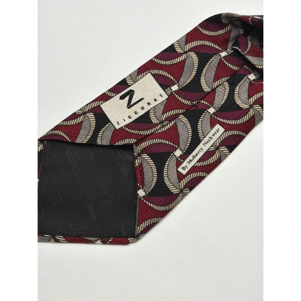ZIGGURAT By Mulberry Neckwear‎ Mens 100% Silk Geometric Pattern Burgundy Tie